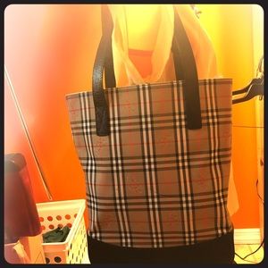 Authentic, preloved Burberry shoulder bag!